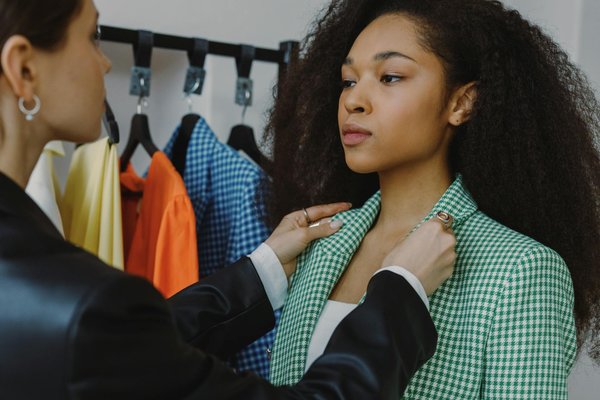 Guide Ultime pour Rafraîchir Votre Garde-Robe Printanière : Astuces et Inspirations Tendances;32Les costumes pour hommes : Décryptage des symboles des couleurs